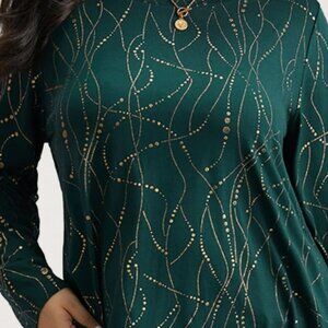 Plus size pretty green w/ gold top